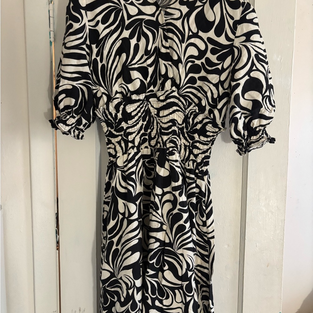 Elegant Black and White Women's Midi Dress